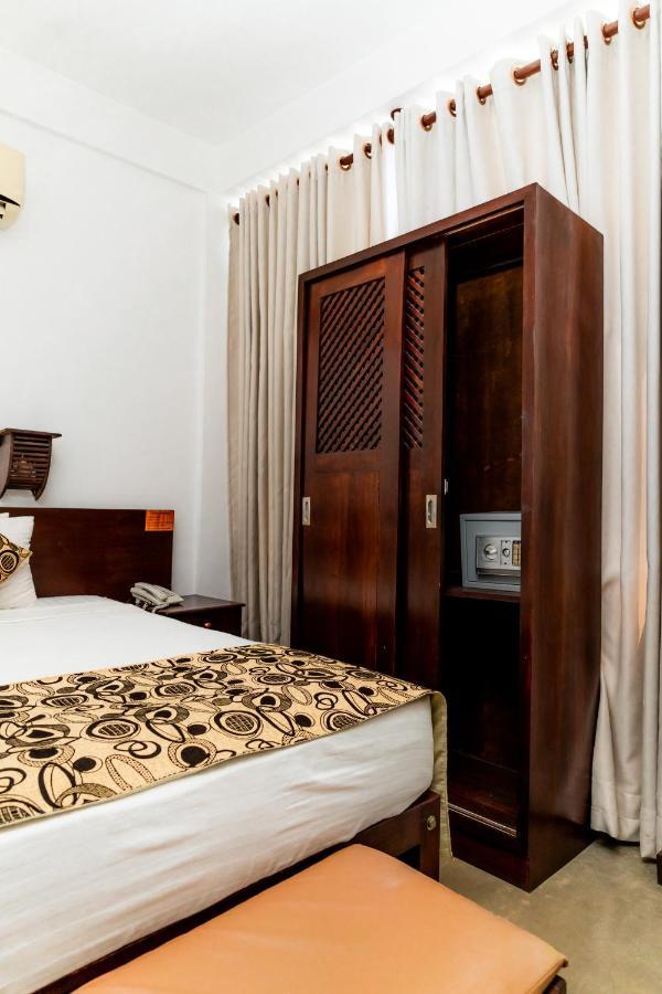 Rock Fort Beach Resort Unawatuna Esterno foto
