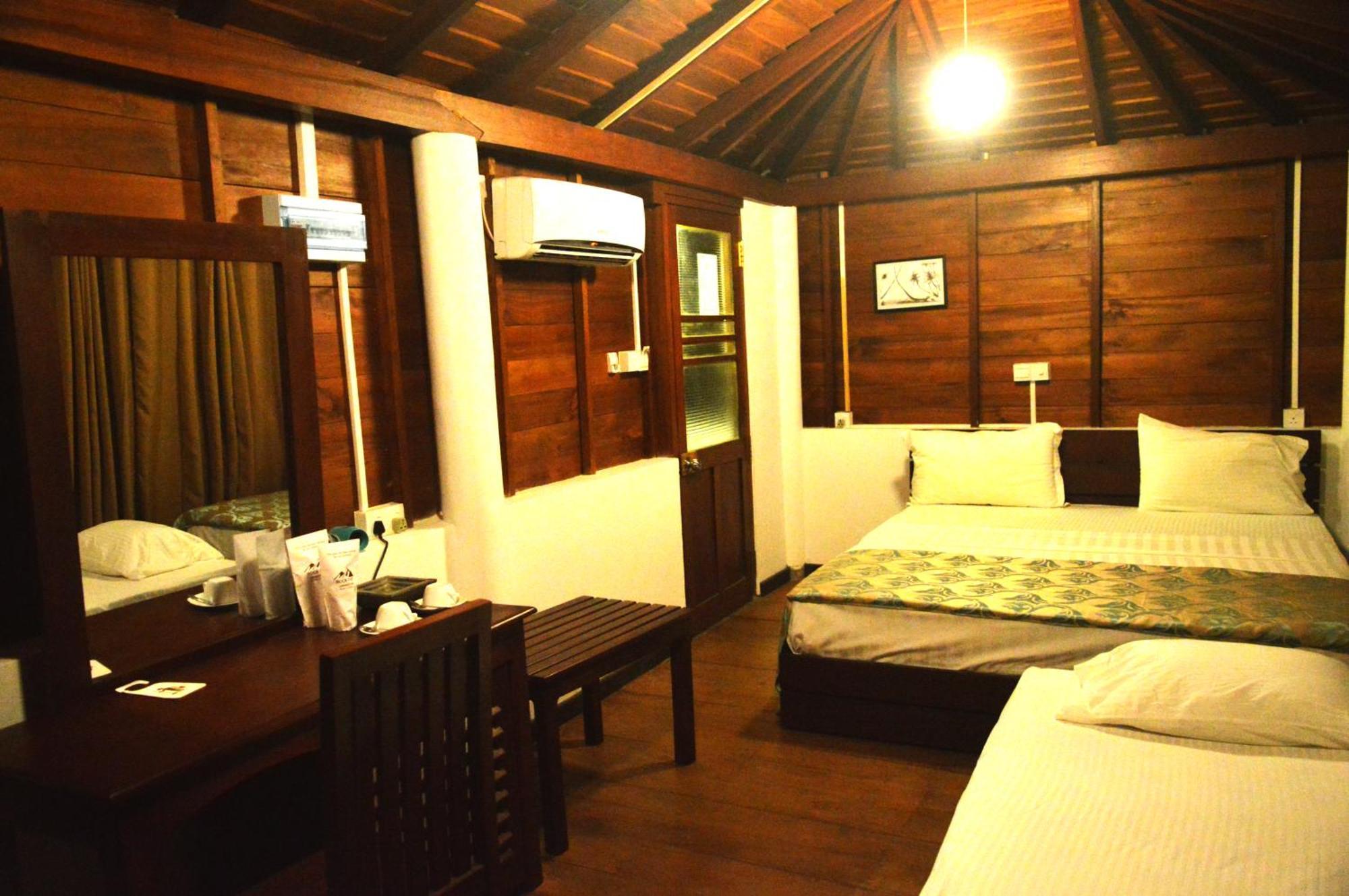 Rock Fort Beach Resort Unawatuna Esterno foto