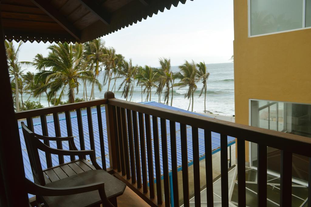 Rock Fort Beach Resort Unawatuna Esterno foto