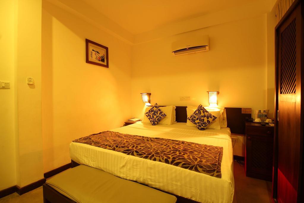 Rock Fort Beach Resort Unawatuna Esterno foto