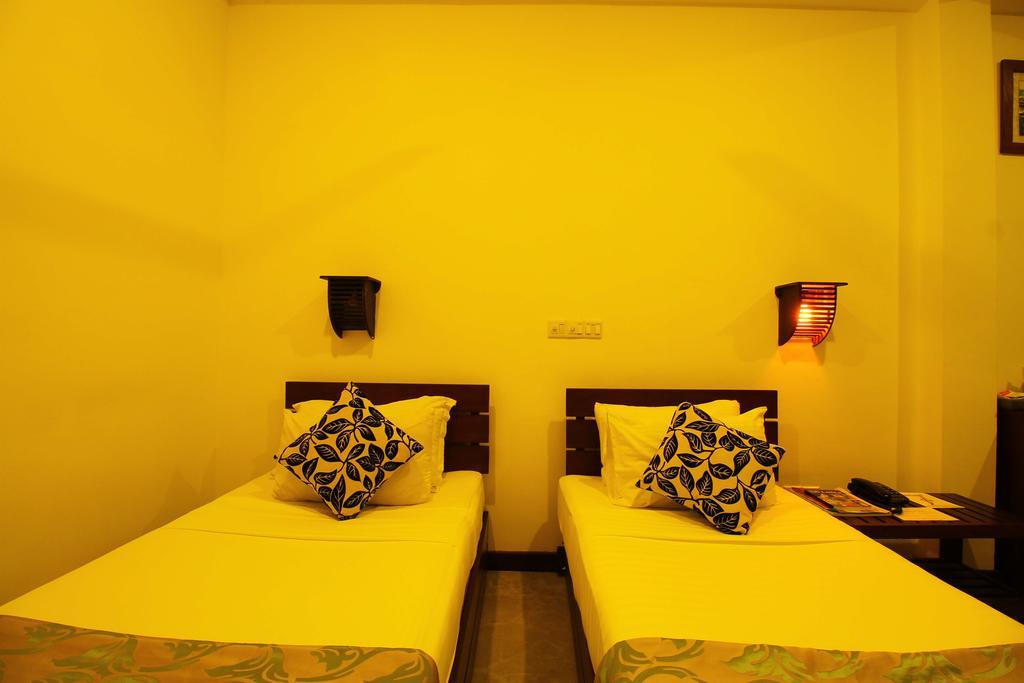 Rock Fort Beach Resort Unawatuna Esterno foto
