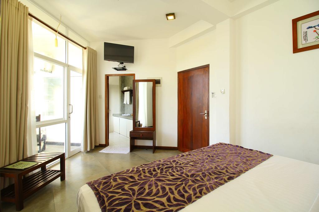 Rock Fort Beach Resort Unawatuna Esterno foto